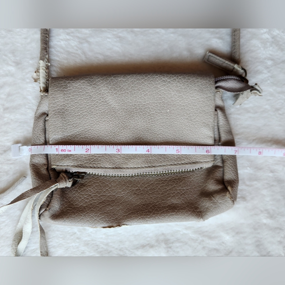 Mossimo Supply Co Gray Crossbody Bag with Adjustable Strap - Picture 8 of 12